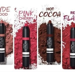 Labial con Acabado en Polvo Mary Kay At Play® de Edición Especial2.5 gr